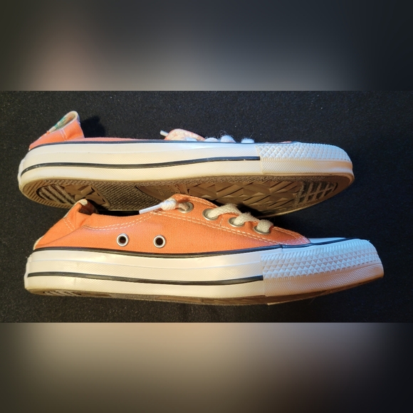 NWOT Coral Orange Converse Slip-ons size 6 (6.5 in normal sizing) - Picture 3 of 8